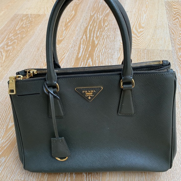 Prada Galleria Bag in Emerald - Picture 7 of 8